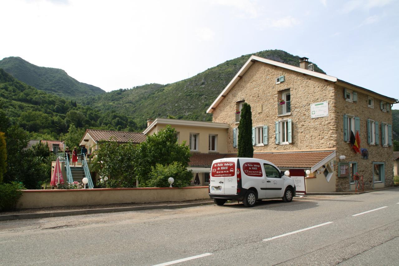 La Petite Auberge De Niaux Εξωτερικό φωτογραφία